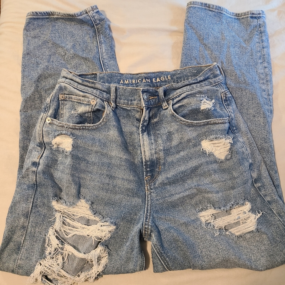 American Eagle Stretch Straight Leg Ripped Jeans 8 Regular